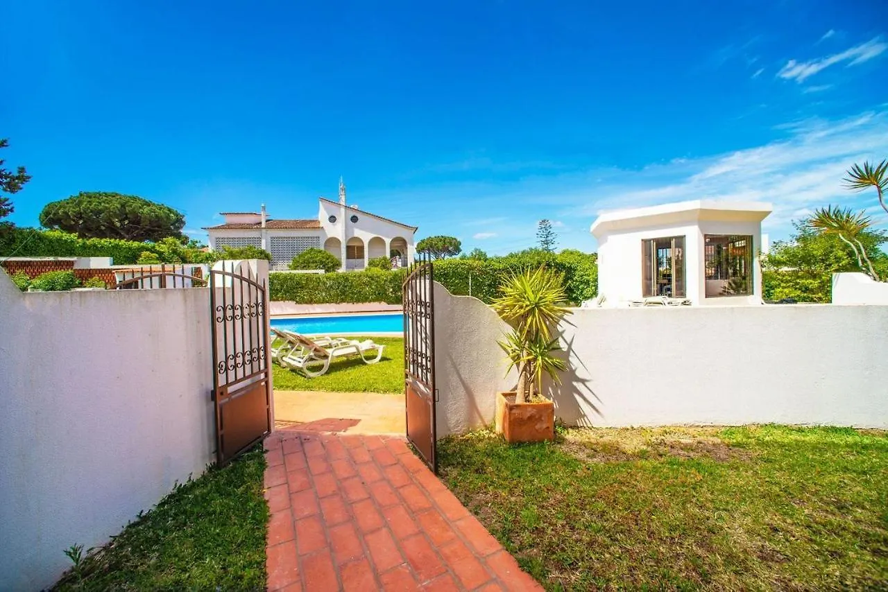 2 Bed Ground Floor Apartment In Vilamoura